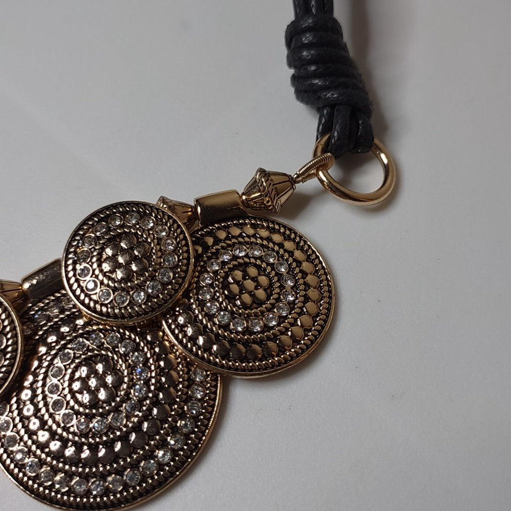 Pretty St Thomas Statement Necklace Adjustable 17.5 To 20 Inches Long - Picture 3 of 10